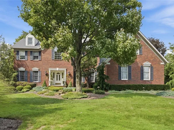 8650 Treetop Trl, Broadview Heights, OH 44147