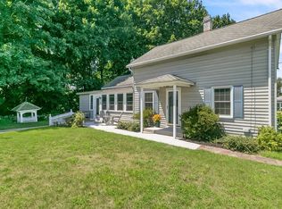 31 Holyoke Rd, Westfield, MA 01085