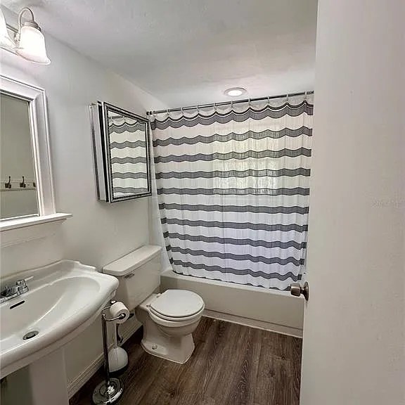223 NW 34th St — Photo 8
