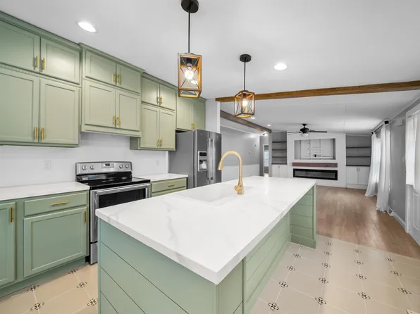 54 Spruce Drive, Farmington, NH 03835