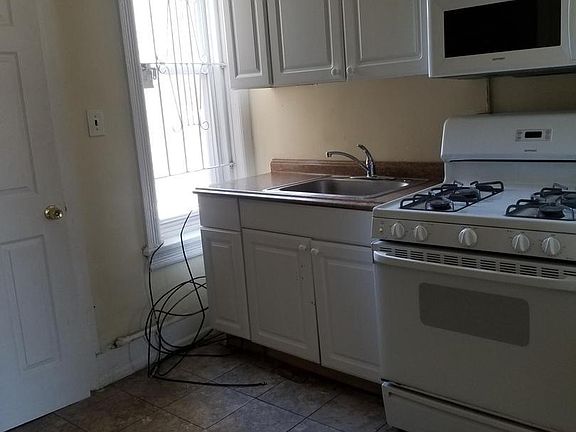 3rd image of 5550 W Thompson St #3
