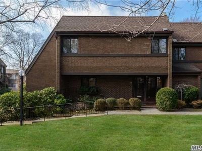 33 Spring Holw, Roslyn, NY, 11576