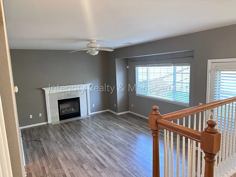 1041 Laurenwood Ln — Photo 19