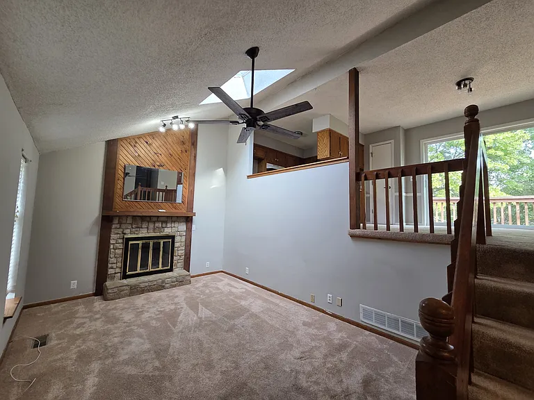 15622 W 126th St — Photo 2