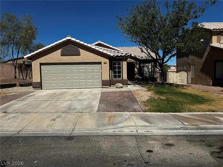 2229 Maple Shade St — Photo 1