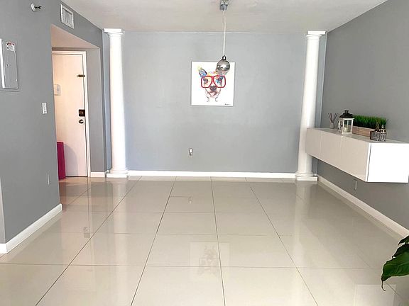 2nd image of 17890 W Dixie Hwy APT 216