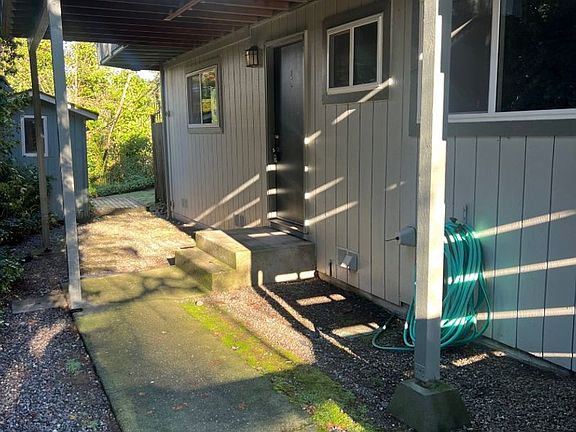 2nd image of 280 SE Donnelly Ln