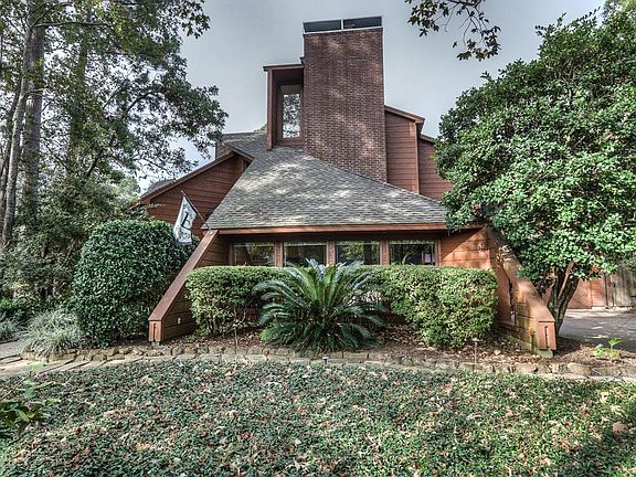 3rd image of 1914 Forest Garden Dr