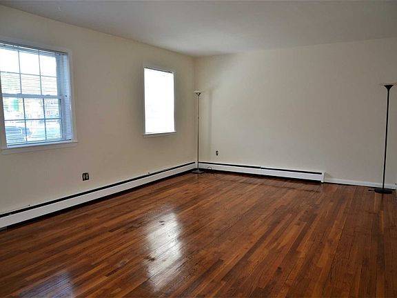 4th image of 2533 Jerusalem Ave APT 1H