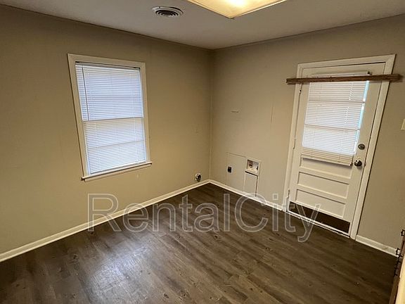 5th image of 1320 Weymouth St
