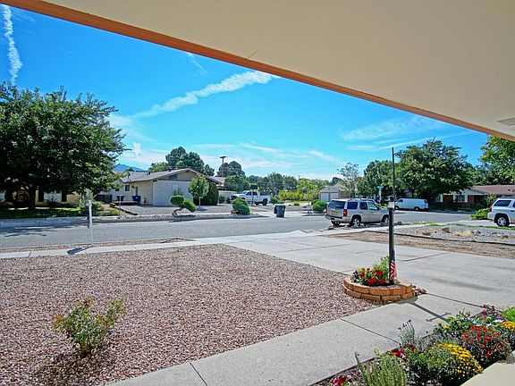 4th image of 3405 Stardust Dr NE