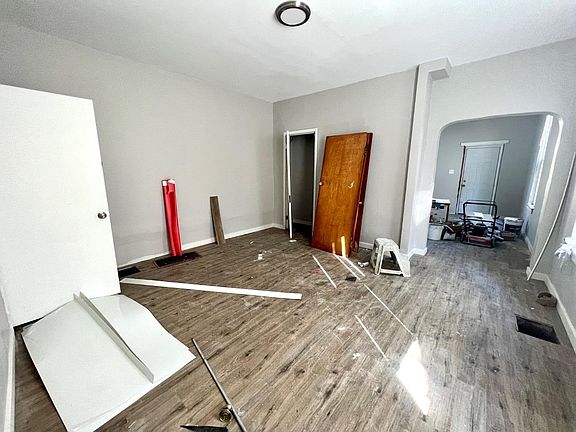 4th image of 1219 Purcell Ave