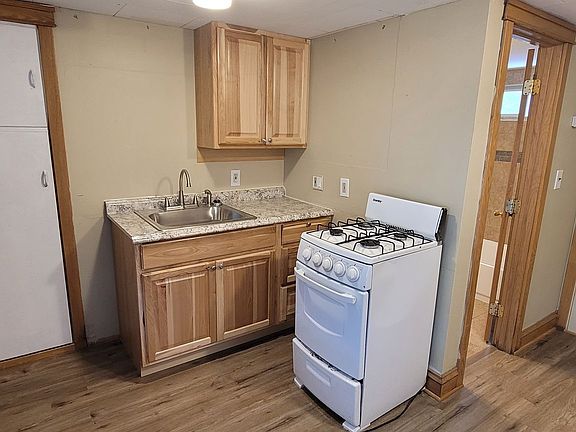 2nd image of 1608 Bemidji Ave N #6