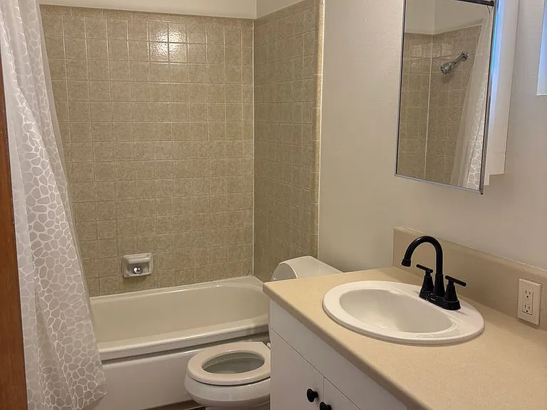 13 Alma Ct — Photo 8