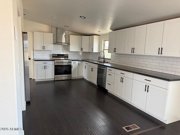 3rd image of 3385 E JOY Road