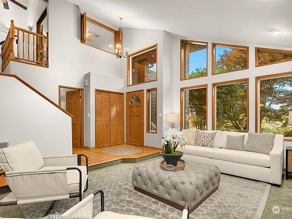3rd image of 4002 Nassau Avenue NE