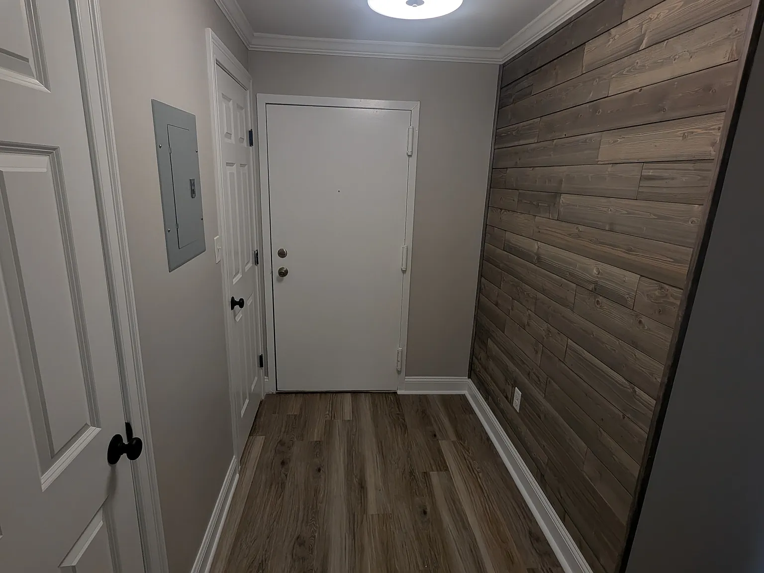 1 Woodland Dr — Photo 2