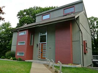 405 Westbury Dr, Coraopolis, PA