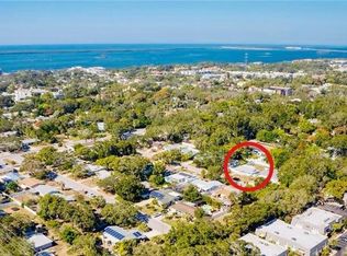 640 Magnolia St, Dunedin, FL 34698