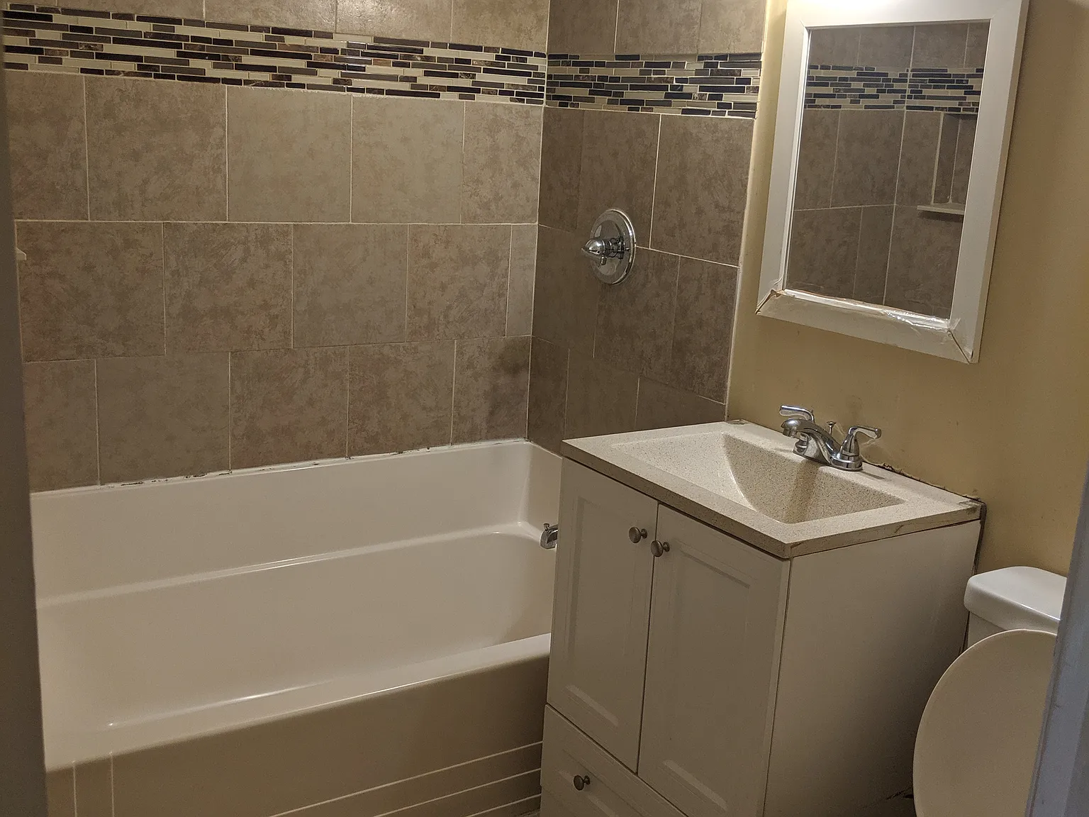 7 bed, 2500 sqft, $6,500 — Photo 2