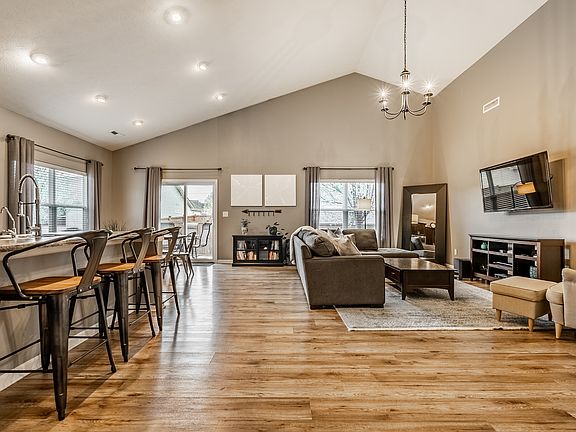 5th image of 15203 Silver Charm Dr