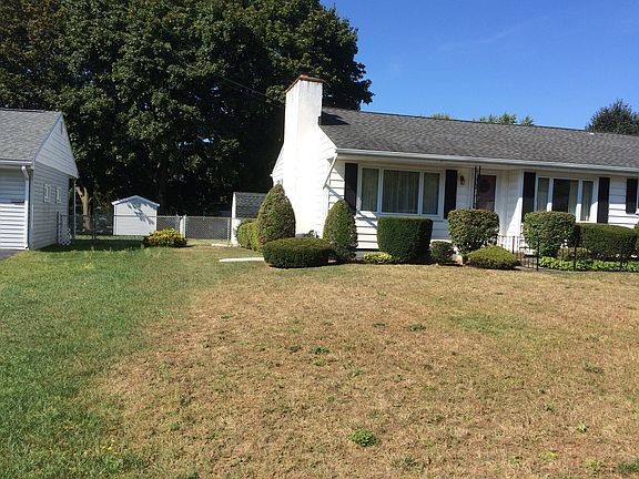 2nd image of 205 Sandra Dr