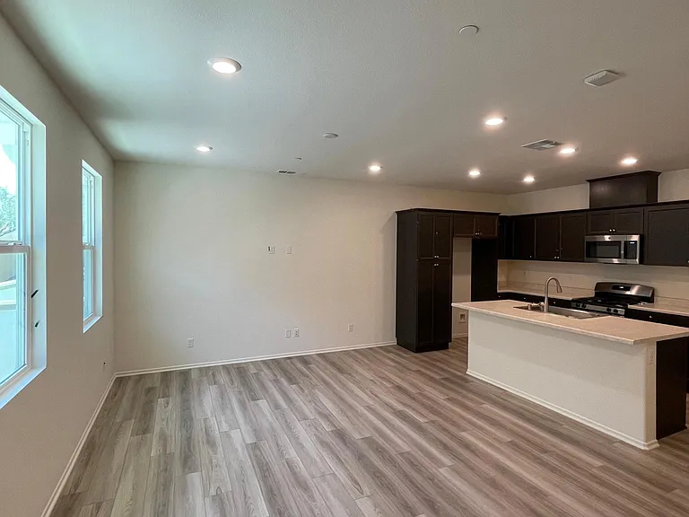 30470 Capetown Ln — Photo 3