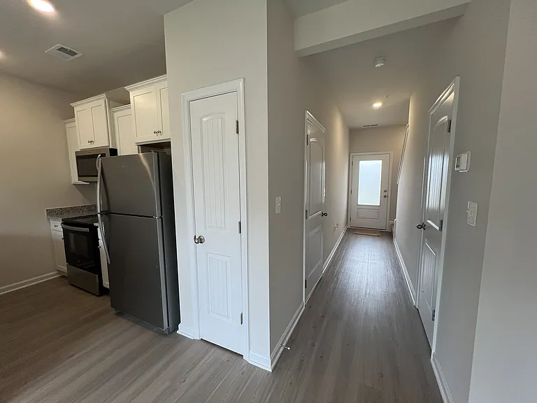 8157 Bartholomew Ct — Photo 12