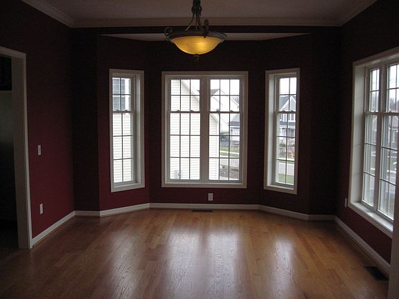 DINING RM EMPTY