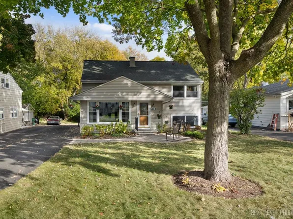 0S613 East St, Winfield, IL 60190