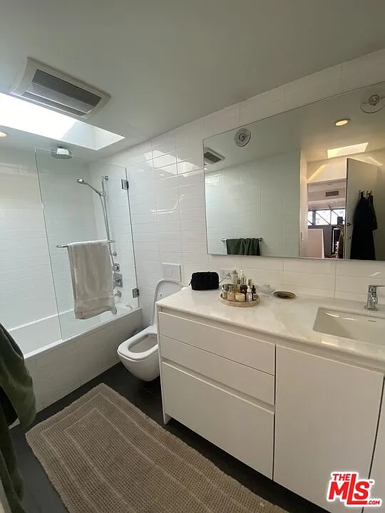 1 bed, 1.0 bath, 1057 sqft, $4,950 — Photo 4