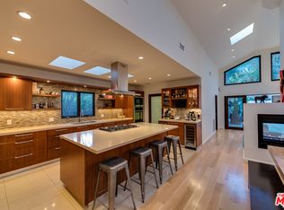 5555 Green Oak Dr, Los Angeles, CA 90068