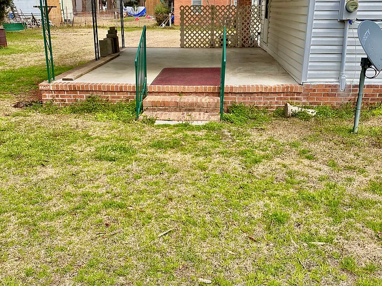 343 E Wine St — Photo 15