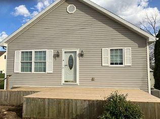 11521 Lakeview Dr, Brooklyn, MI 49230