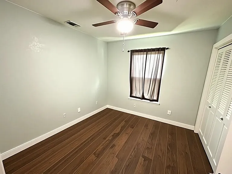 4111 Judivan — Photo 14