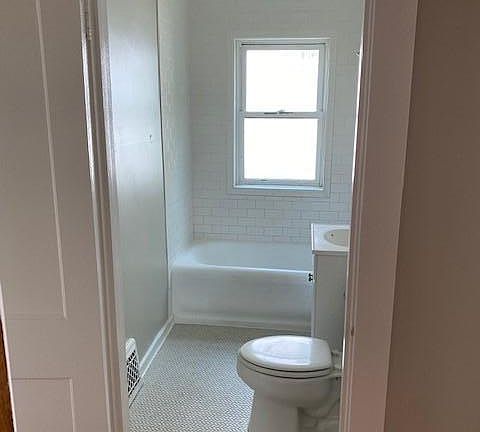 5th image of 1605 S 52nd St