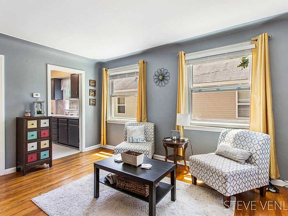4th image of 2148 Emerald Ave NE