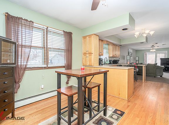 4th image of 318 White Ave