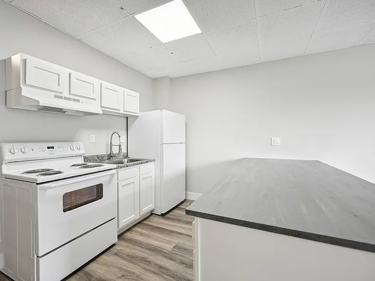Franklin Park Apartments — Photo 1