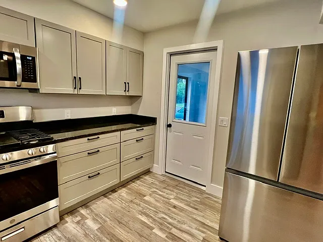 209 Cyndy St — Photo 10