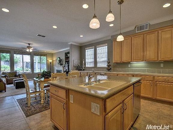 5th image of 1460 Haddington Dr