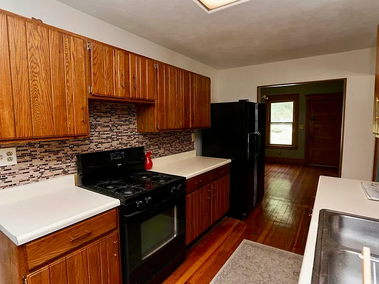 1005 C St — Photo 6