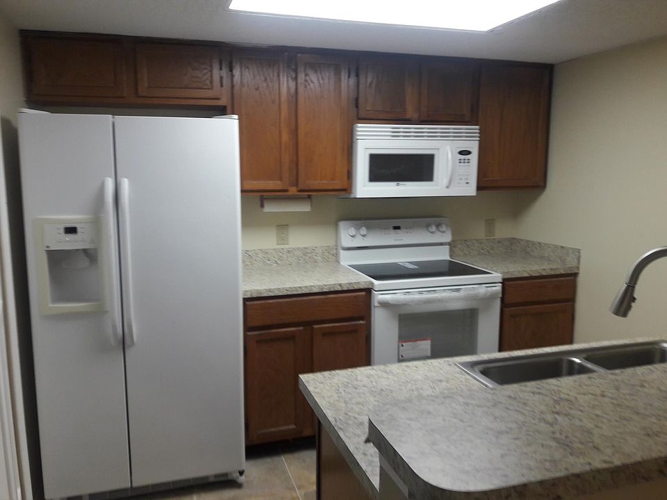 2nd image of 4331 Melissa Ct W