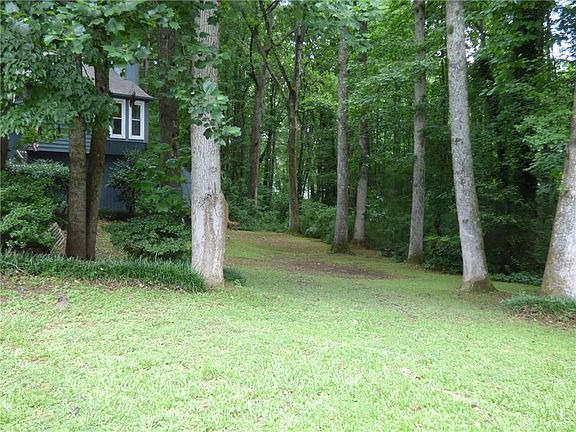 4th image of 2639 Sheffield Ct SW