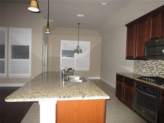 5th image of 1613 Lisburn Dr