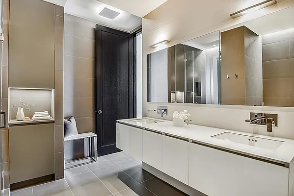 Sold by Fionn Campbell | media 22