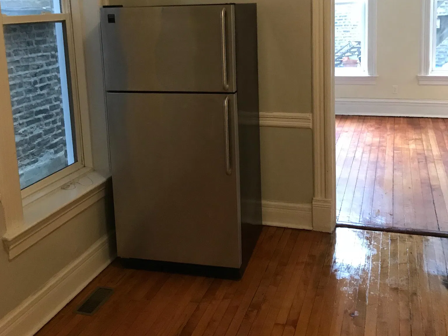1421 W Superior St — Photo 4