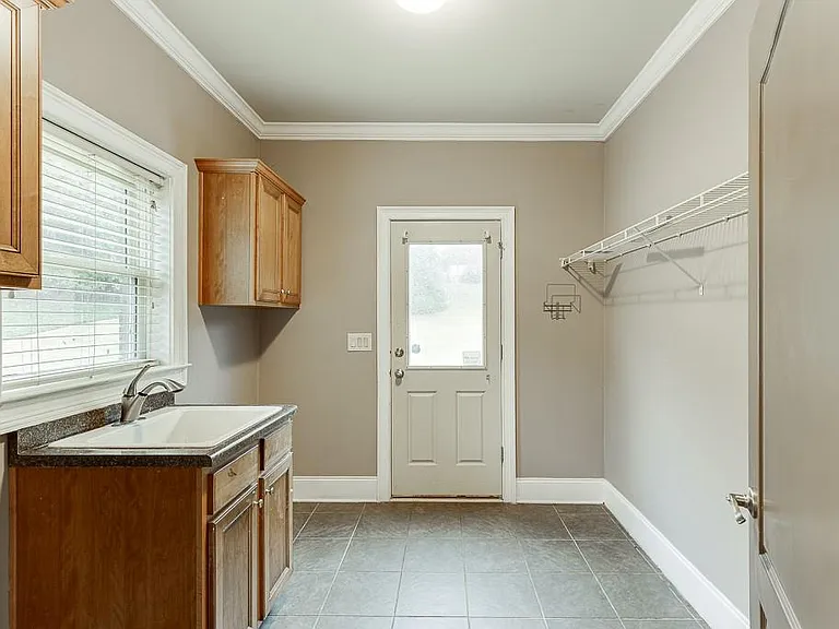 940 Chateau Forest Rd — Photo 30
