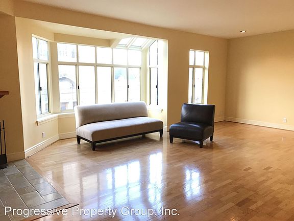 5th image of 1902 Steiner St #B