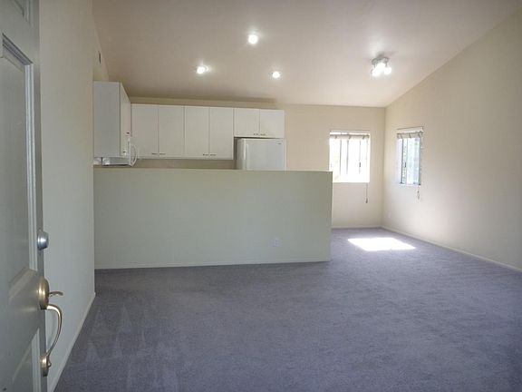 3rd image of 1118 Bay St APT C